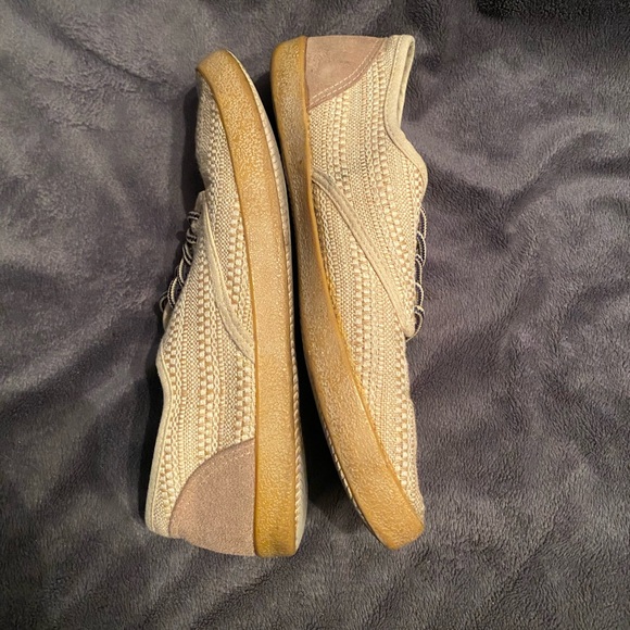 Urban Outfitters men's. M9 - Picture 3 of 6